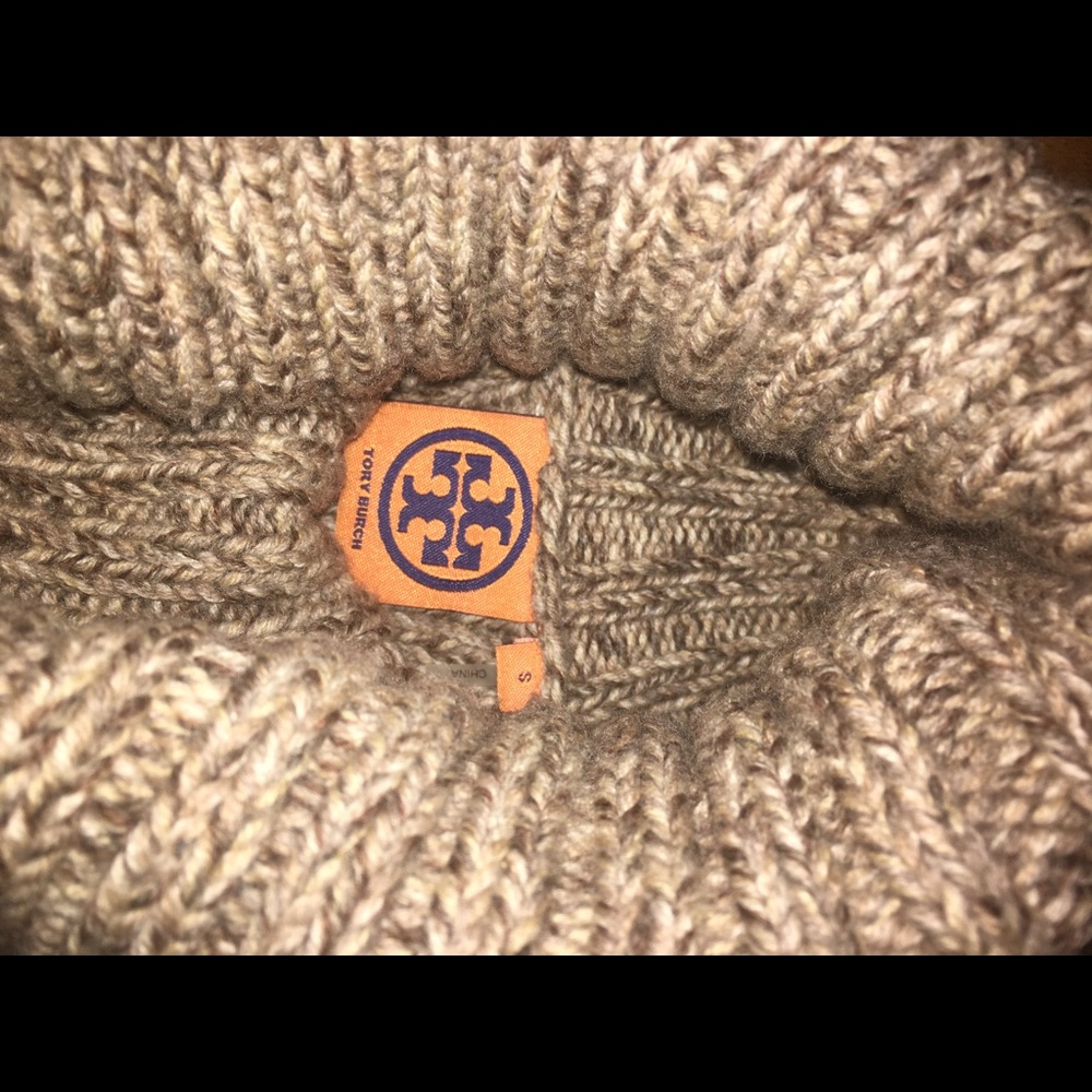 Small Tory Burch 100% wool turtle neck
